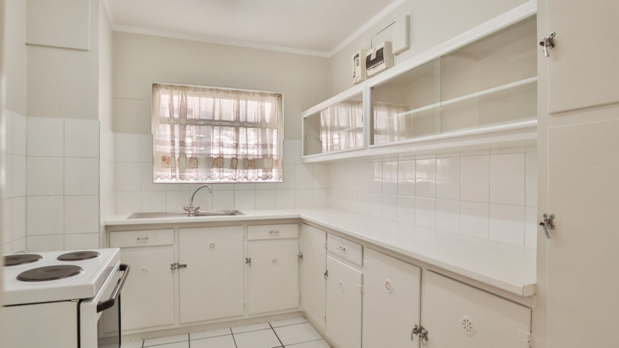 To Let 2 Bedroom Property for Rent in Sea Point Western Cape